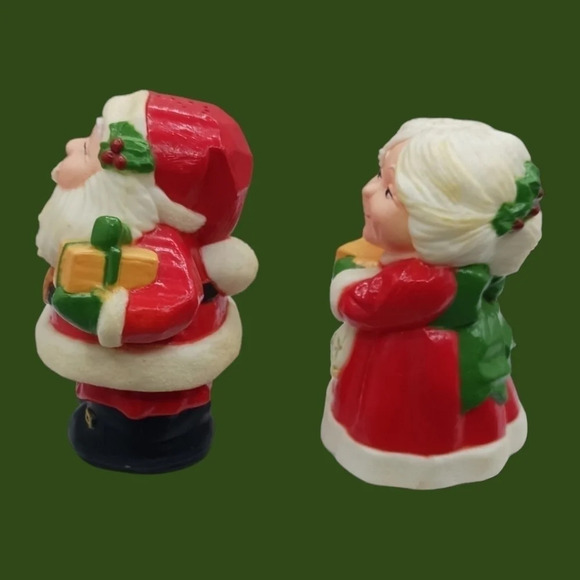 Hallmark vtg santa & mrs.claus salt and pepper shaker - Picture 9 of 10